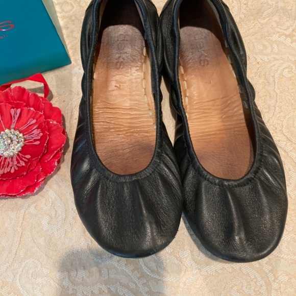 Tieks Black Matte size 7 - Picture 2 of 4